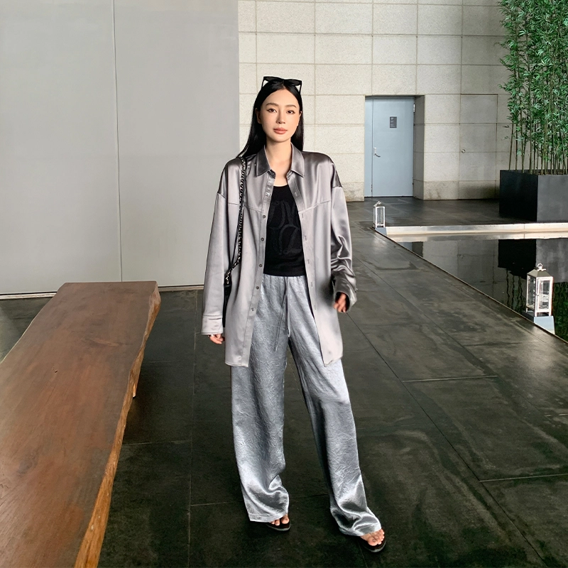 周淼 纯色高腰压褶宽松直筒休闲裤 女款