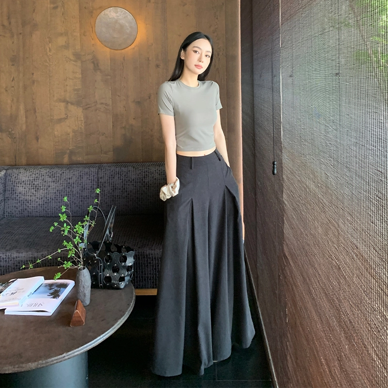 周淼 纯色对称褶皱宽松高腰休闲裤 女款