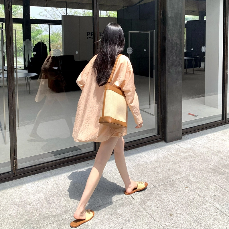 周淼 纯色高腰宽松休闲短裤 女款
