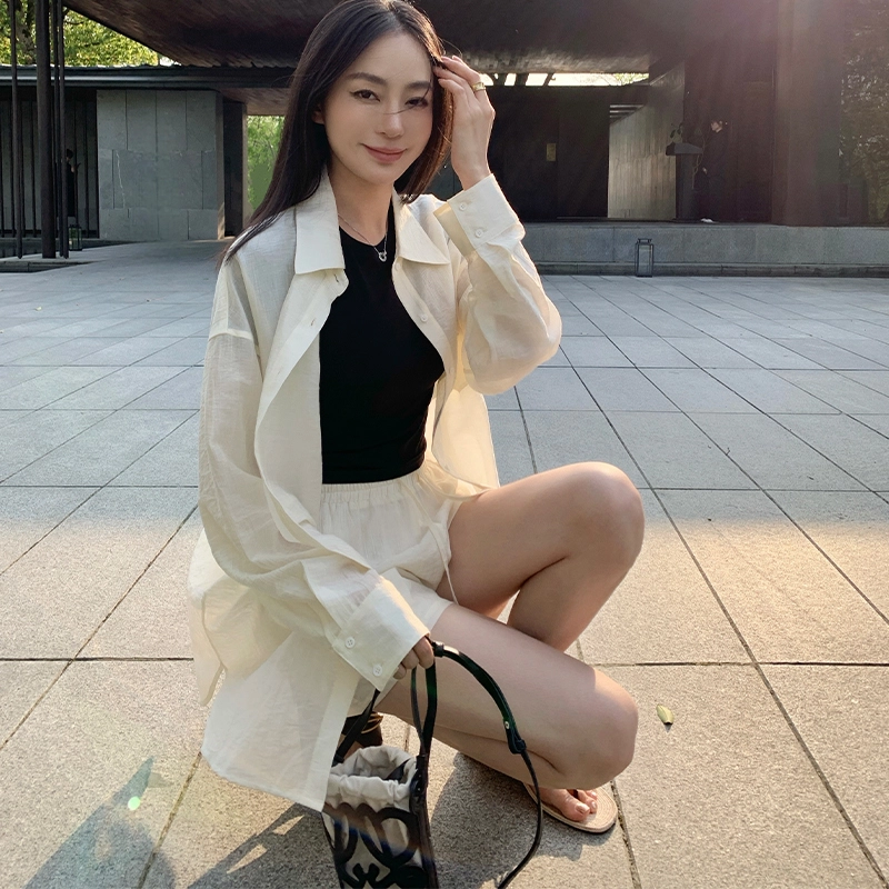 周淼 纯色高腰宽松休闲短裤 女款
