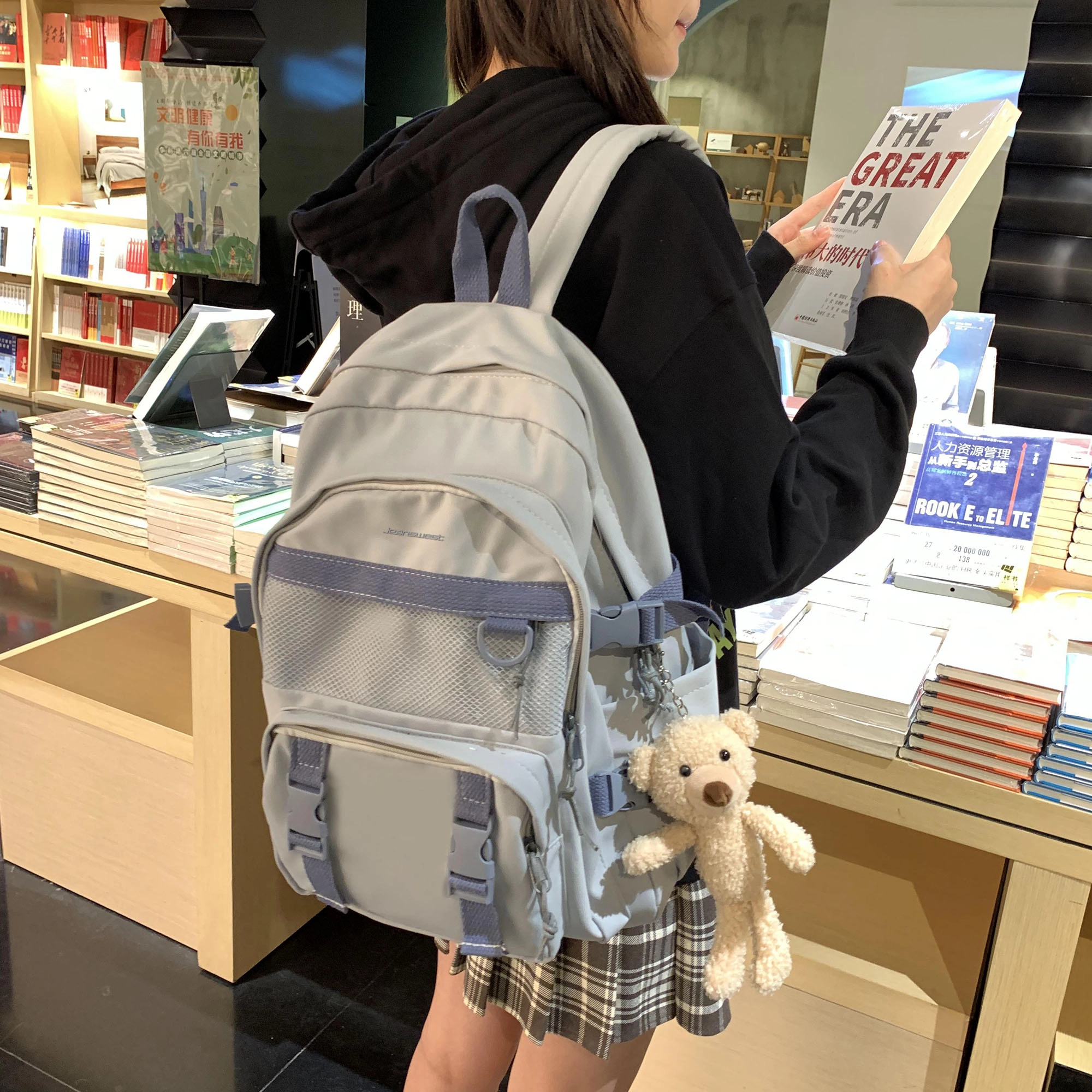 真维斯 日韩学院风初高中大学生上课百搭高颜值大容量通勤时尚潮流运动 尼龙布 双肩包书包背包旅行包 常规 男女通用 黑色