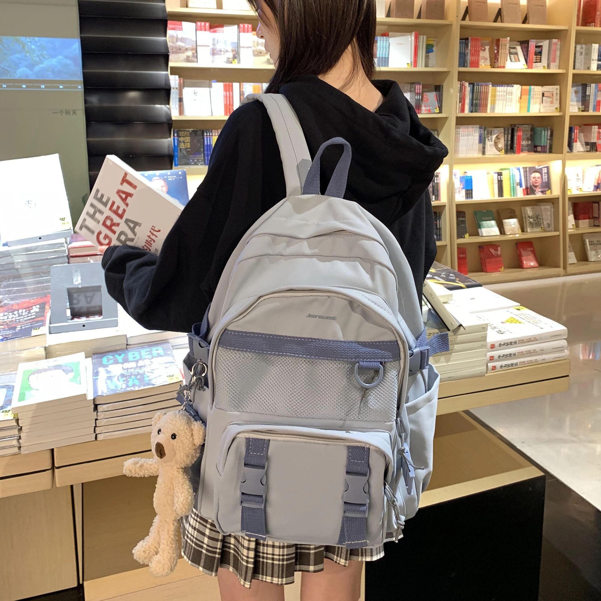真维斯 日韩学院风初高中大学生上课百搭高颜值大容量通勤时尚潮流运动 尼龙布 双肩包书包背包旅行包 常规 男女通用 黑色