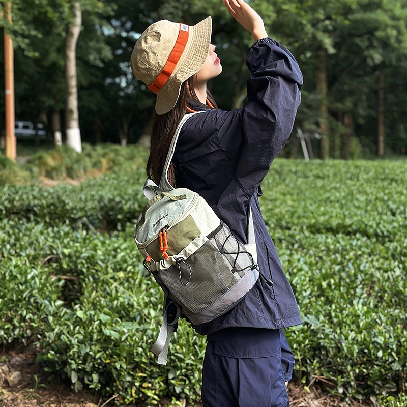 笛贝嘉 轻便拼色防水背包休闲运动百搭 尼龙 双肩包 男女同款情侣款 多色