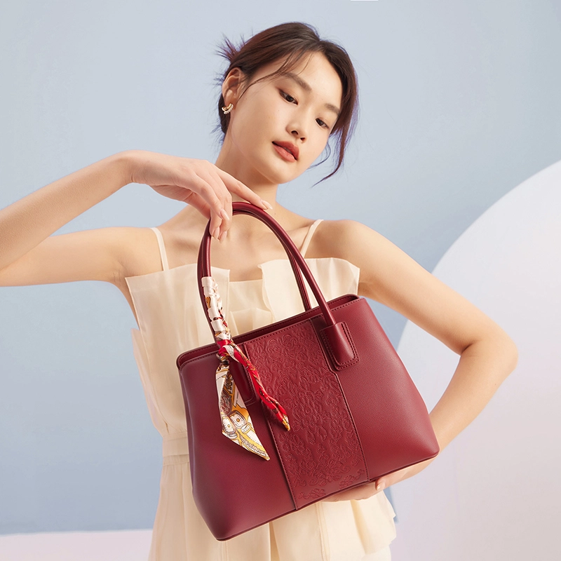 意尔康 国风刺绣 合成革 手提包 女款 米白/酒红/杏色