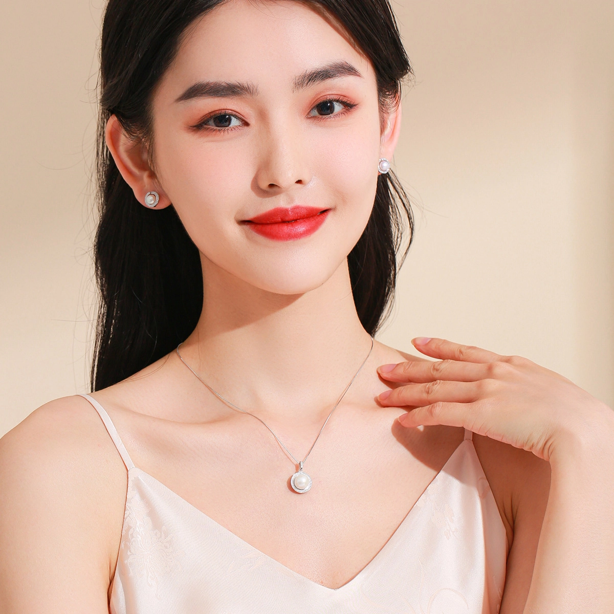 老庙 优雅圆兴灯泡优雅大气 淡水珍珠 耳钉 女款