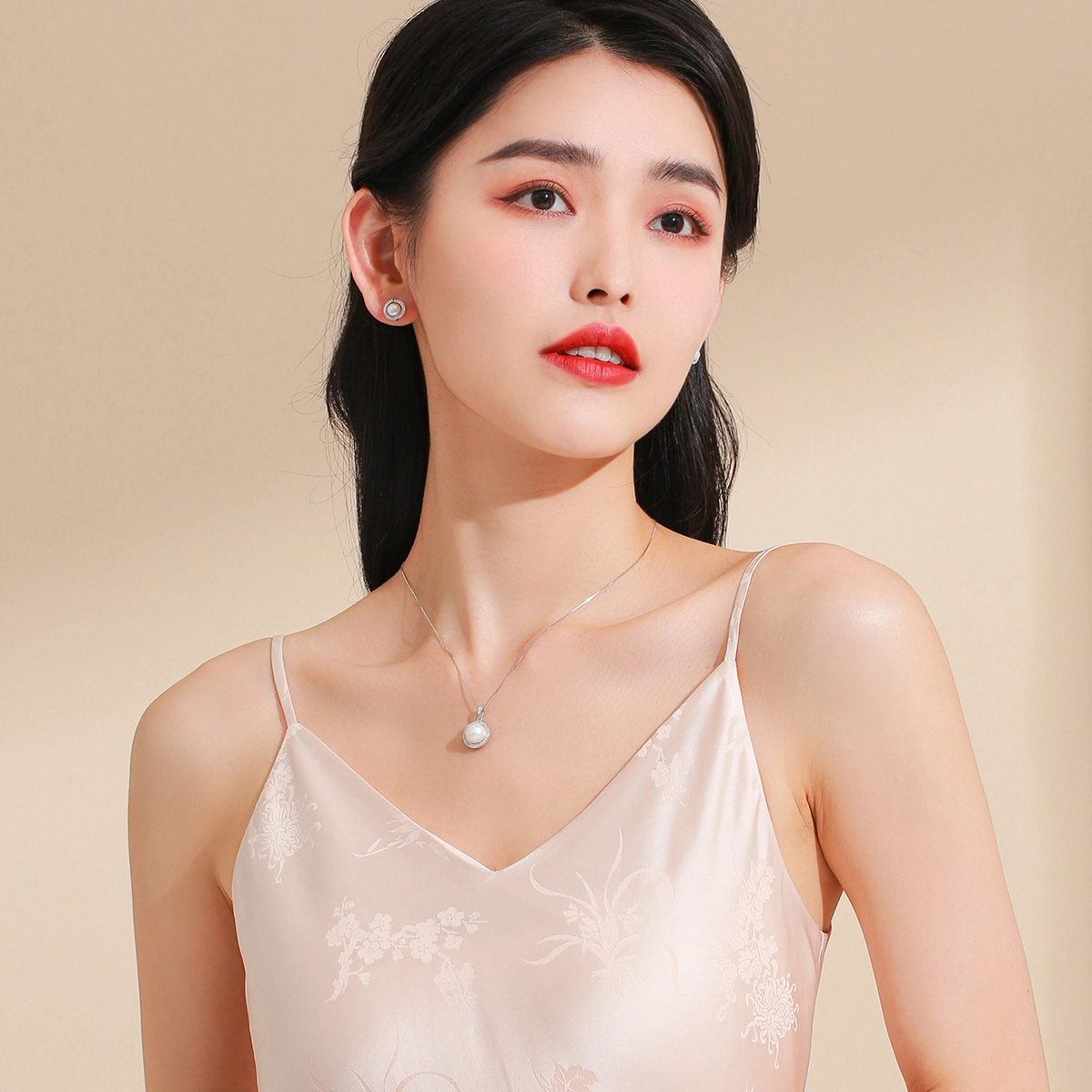 老庙 优雅圆兴灯泡优雅大气 淡水珍珠 耳钉 女款