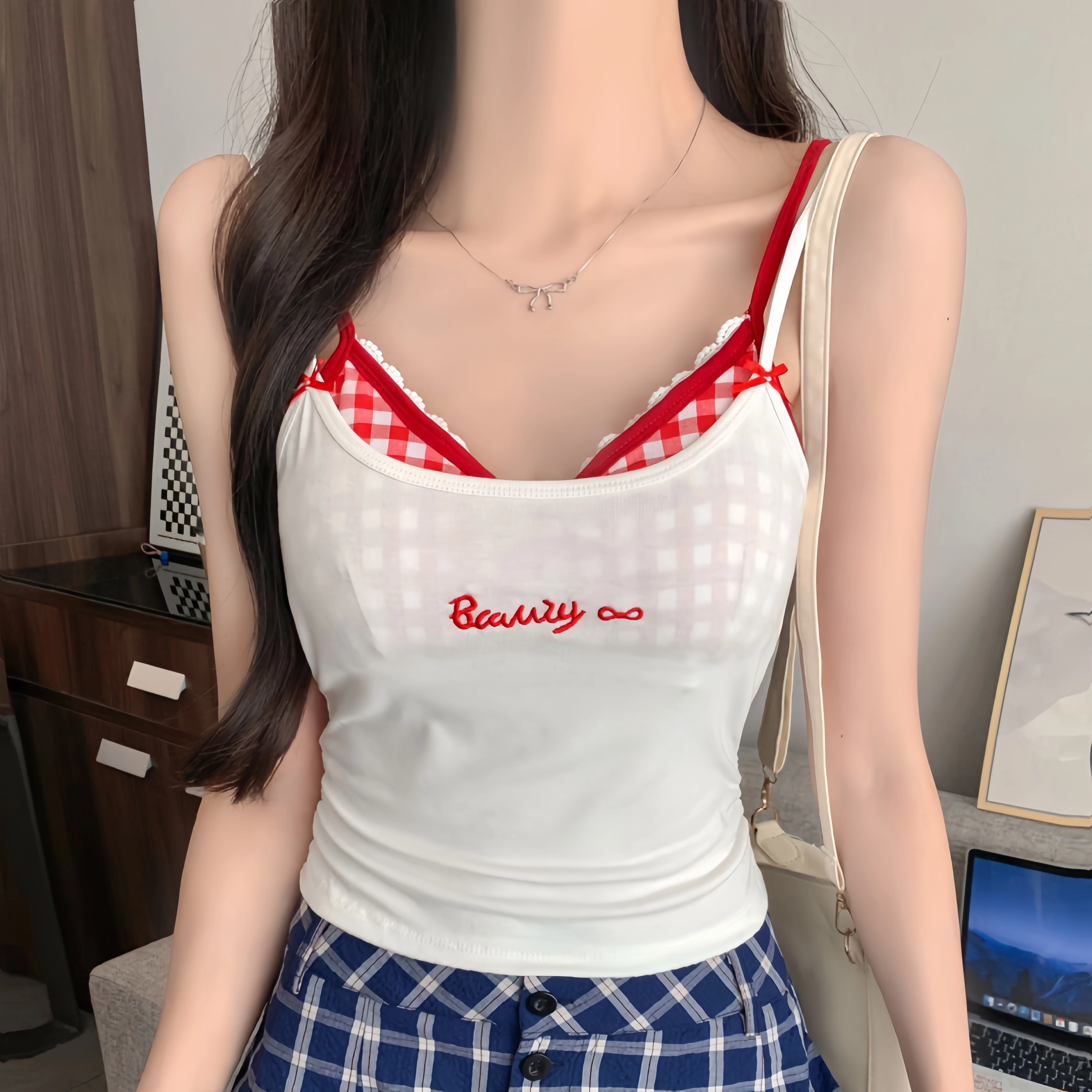 依钗 时尚撞色蕾丝格子假两件辣妹吊带 显瘦显胸大纯欲内搭背心 女款