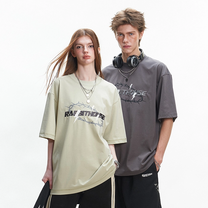 Rabbit House t T