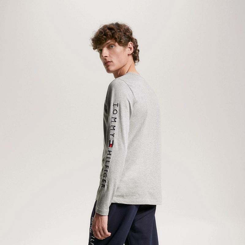 Tommy Hilfiger T