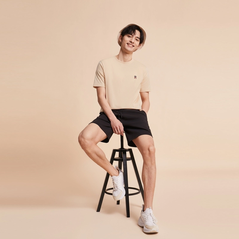 Tommy Hilfiger SS23 T