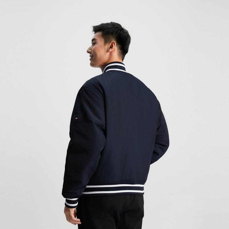 Tommy Hilfiger lOGO