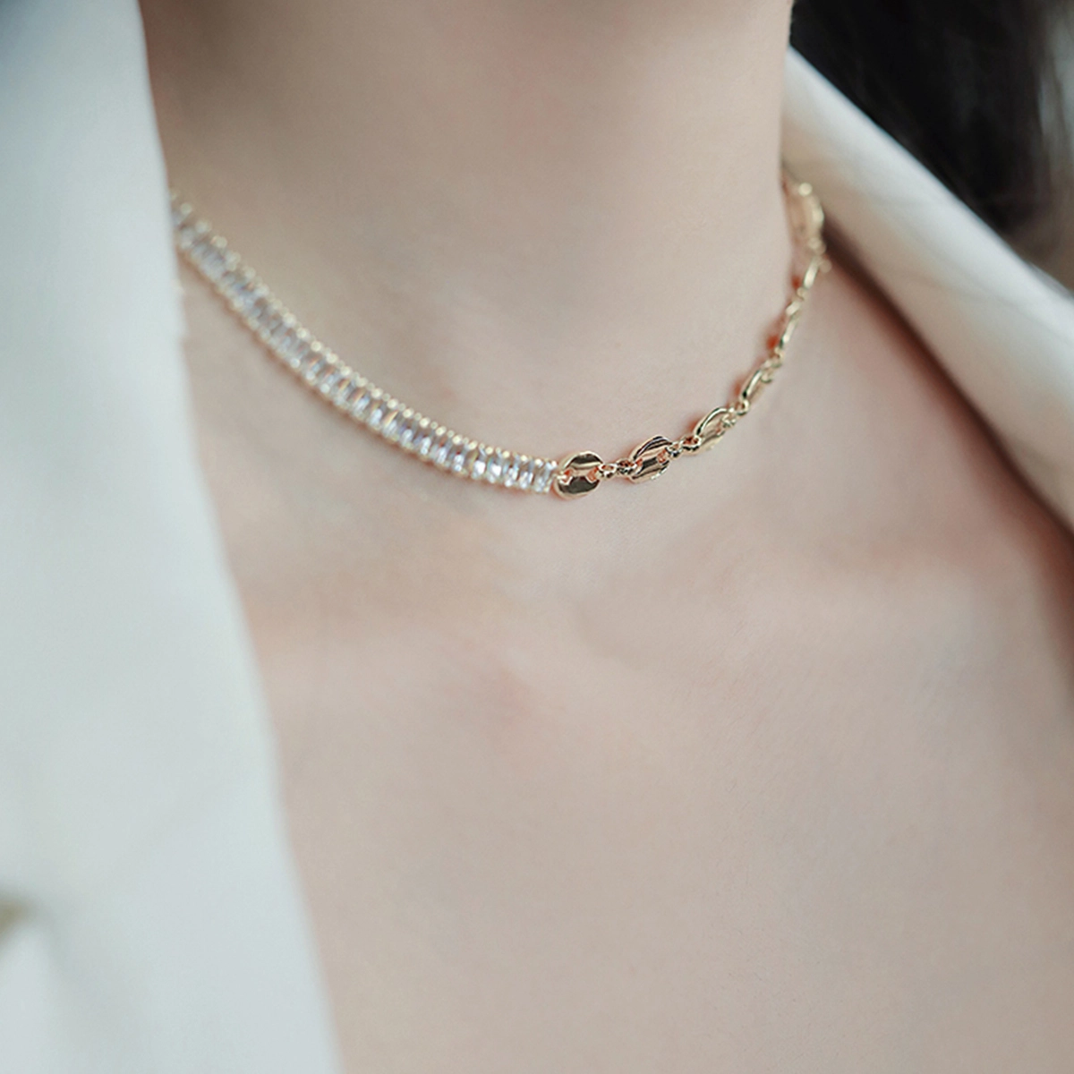 EMLEY chocker