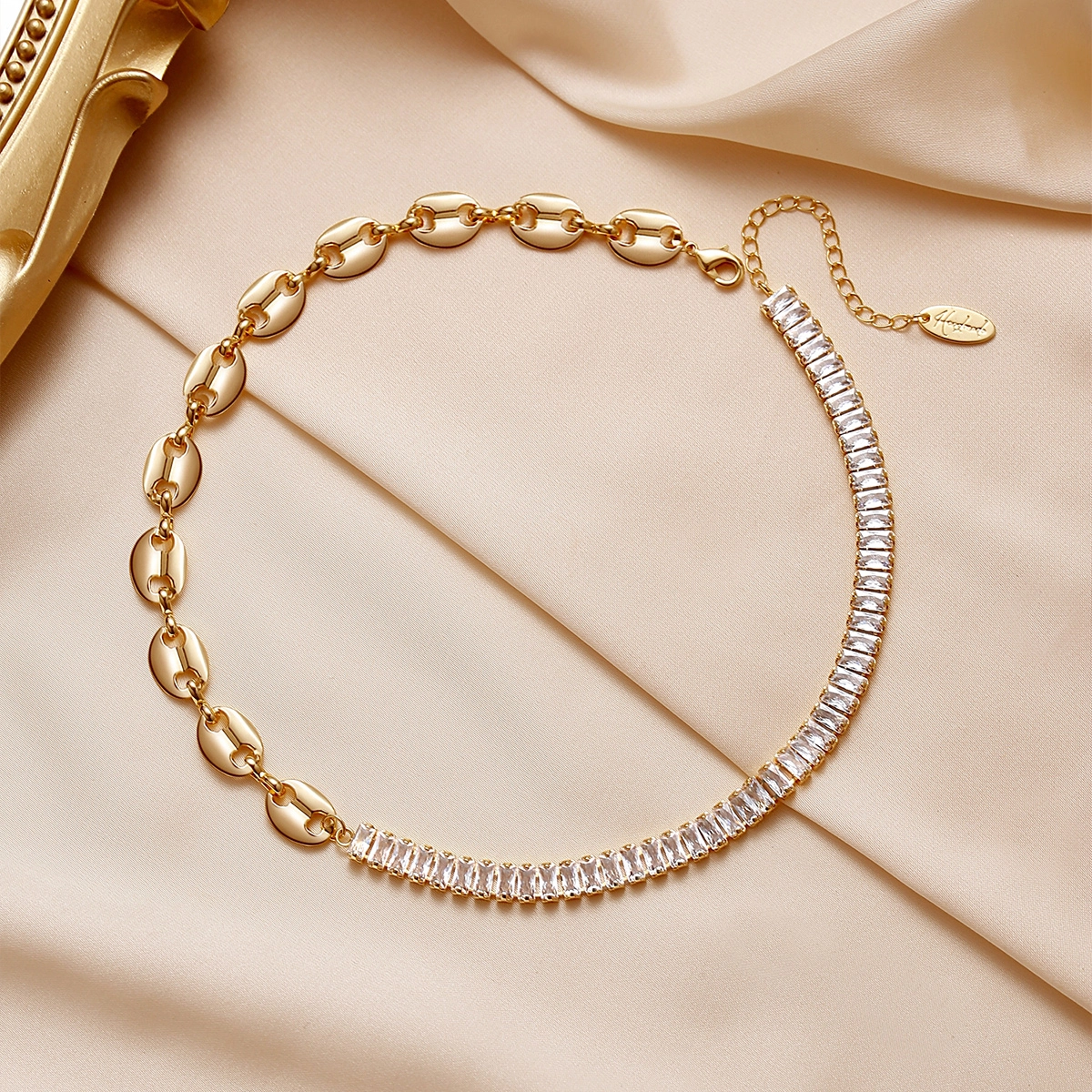 EMLEY chocker