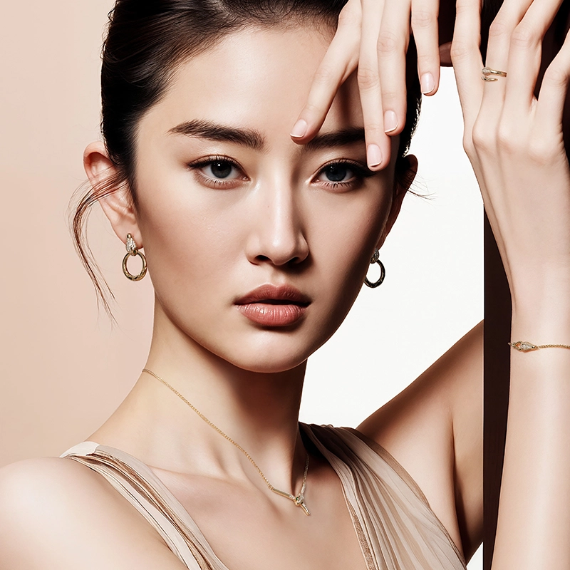 金灵蛇精致立体雕版 一撇一捺 美杜莎系列 密镶工艺 合金 手链 女款 金色
