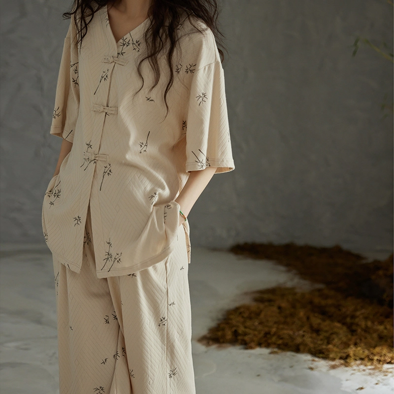 俏薇妮 针织棉新中式竹子带胸垫一体短袖长裤凉感薄款家居服国风盘扣休闲宽松可外穿睡衣套装 女款 浅杏色