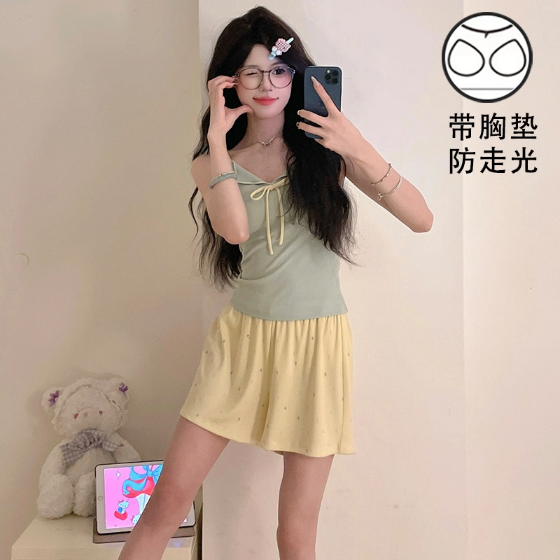 俏薇妮 胸垫系列 简约冰丝凉感柔软时尚吊带短裤家居服舒适透气休闲宽松可外穿夏季睡衣套装 女款