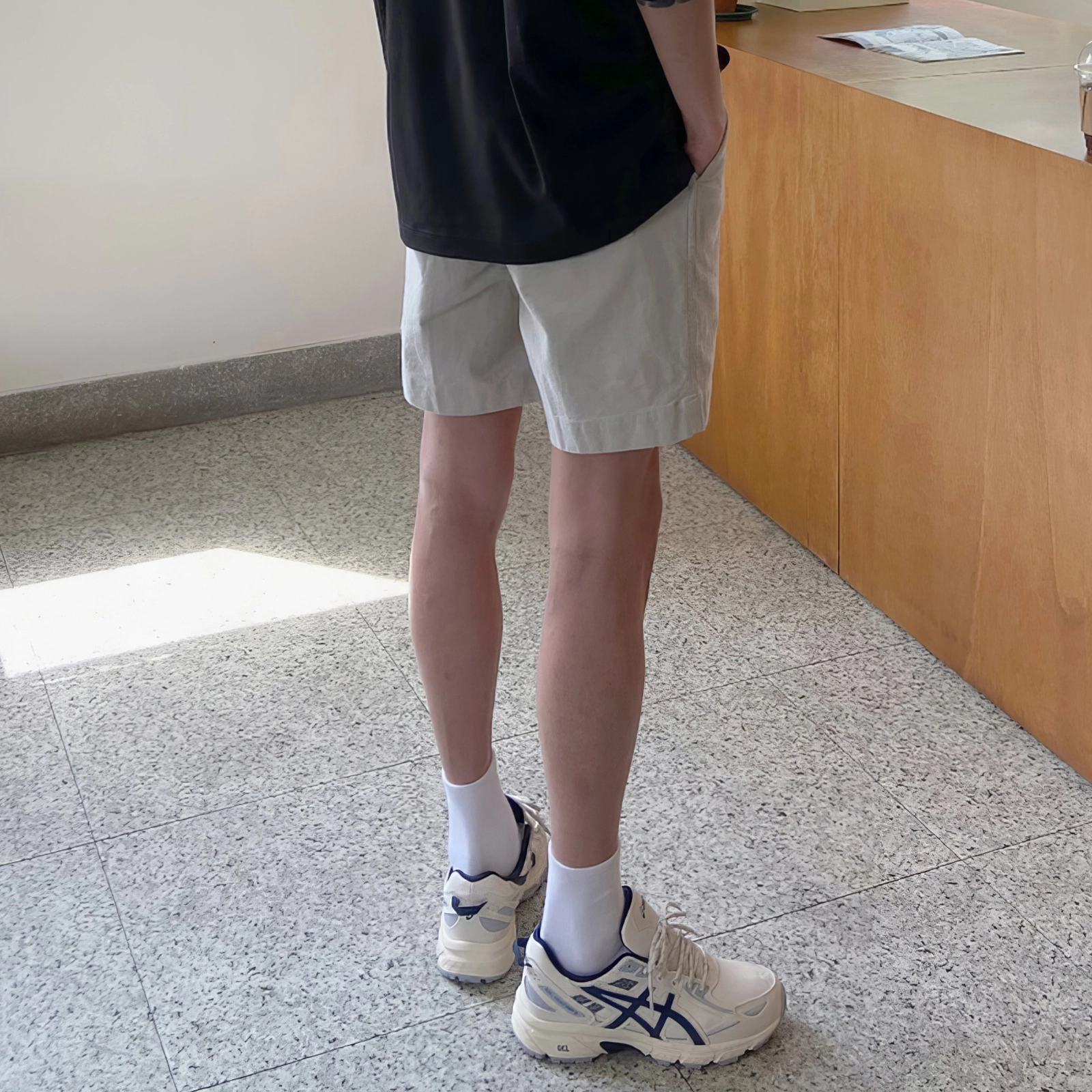 我是大卫 韩版时尚高级感直筒小众设计百搭宽松休闲短裤 男女同款 浅灰色