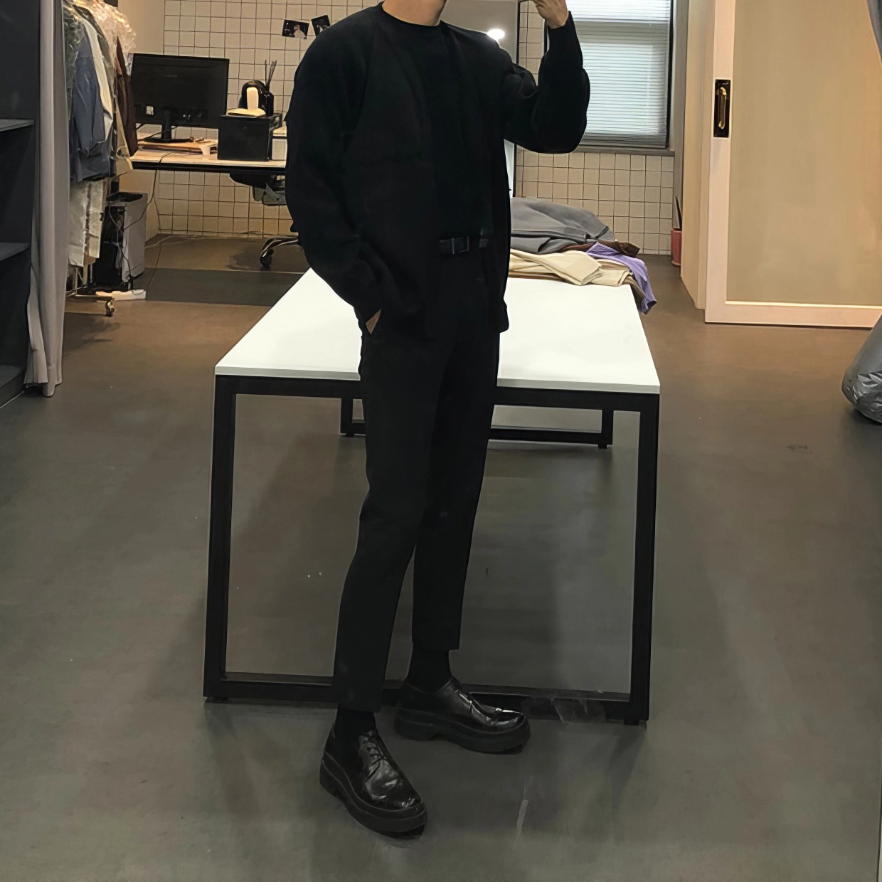 V