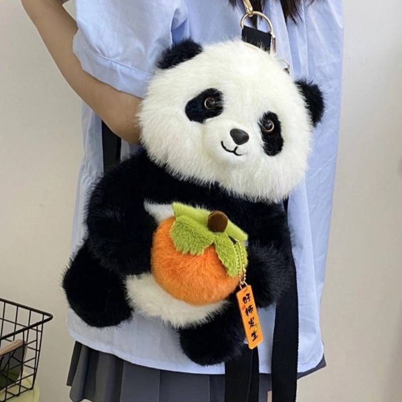 洋娃娃和小熊跳舞 卡皮巴拉 熊猫包包 卡通可爱创意 玩偶周边