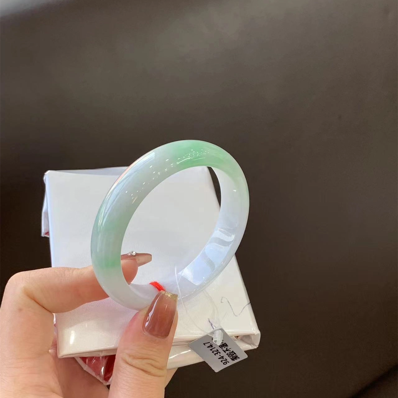 翠亨祥 新中式 国潮国风 温润款正圈 白底青 糯种 翡翠手镯 女