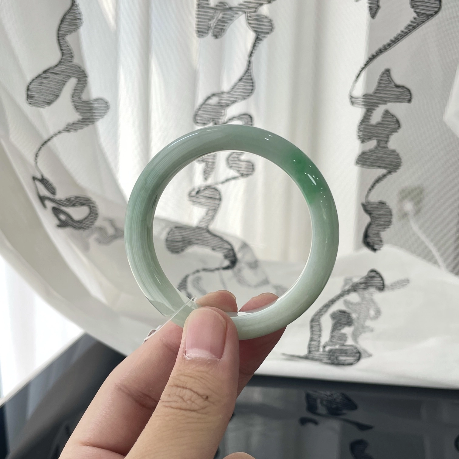 翠亨祥 翡翠 新中式 优雅气质款 正圈 细糯晴底飘阳绿 糯种 手镯 女款
