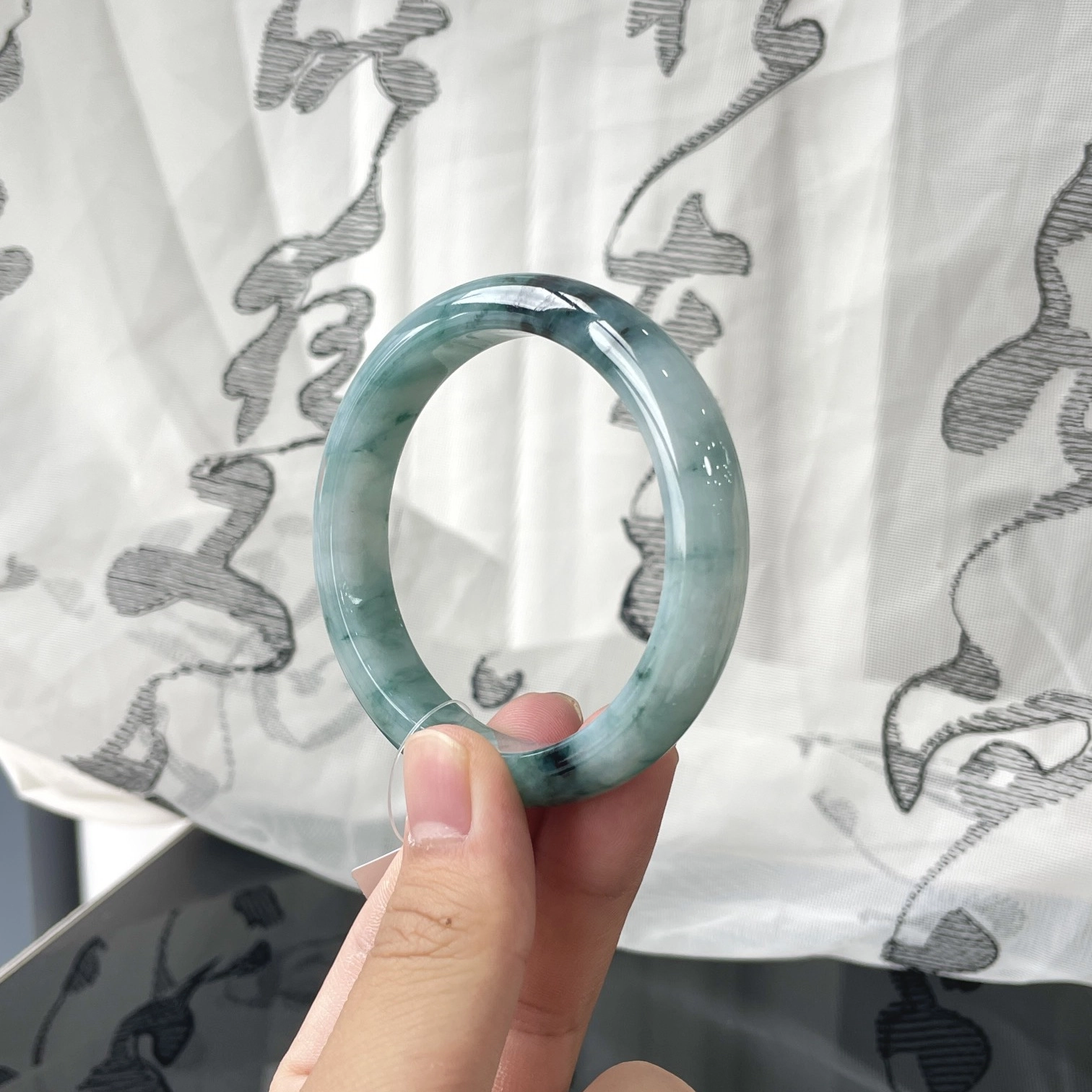 翠亨祥 正圈 糯化蓝底飘满圈绿花洒乌鸡 新中式 大圈口 国潮国风 糯种 翡翠手镯 女款