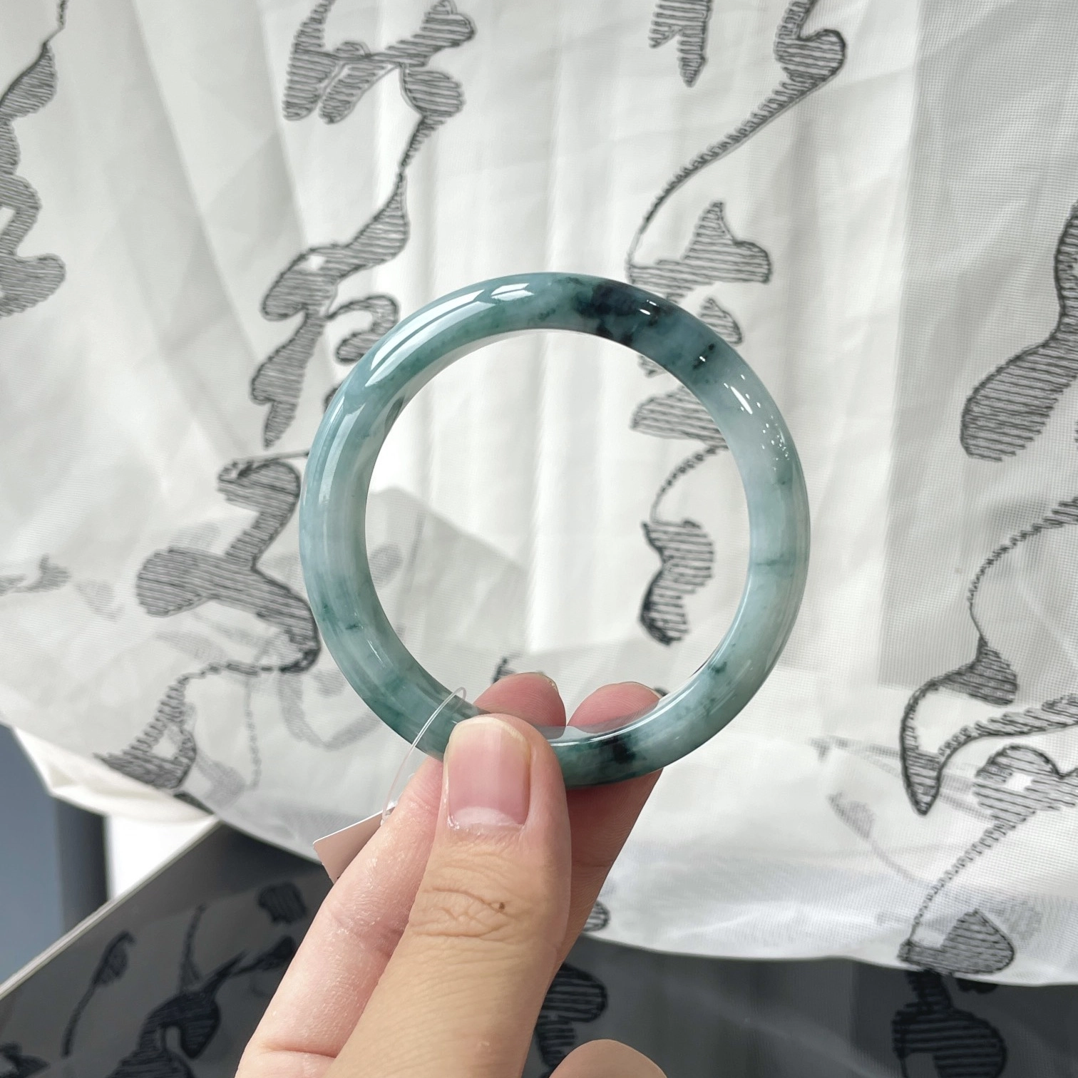 翠亨祥 正圈 糯化蓝底飘满圈绿花洒乌鸡 新中式 大圈口 国潮国风 糯种 翡翠手镯 女款