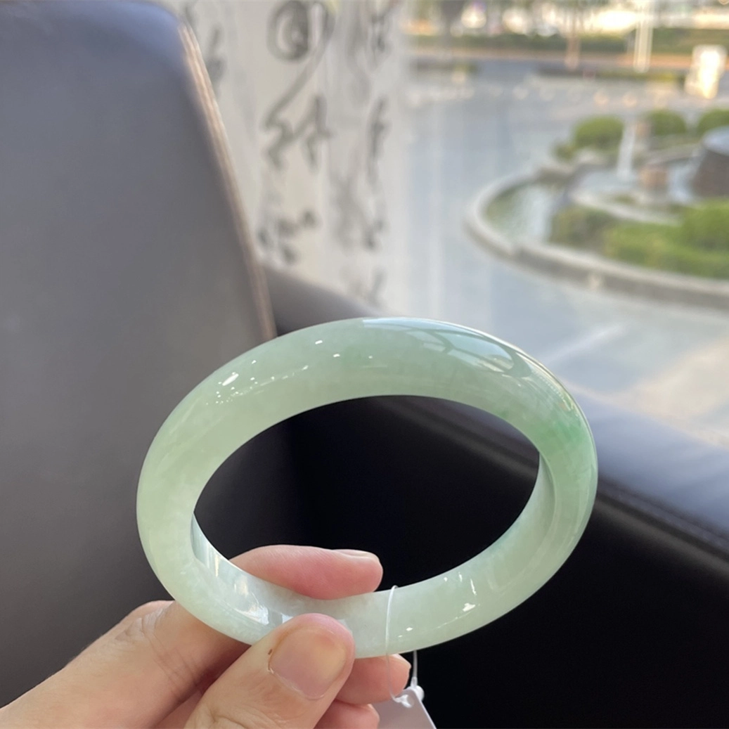 翠亨祥 优雅大气果绿飘阳花 糯种 翡翠手镯 女款