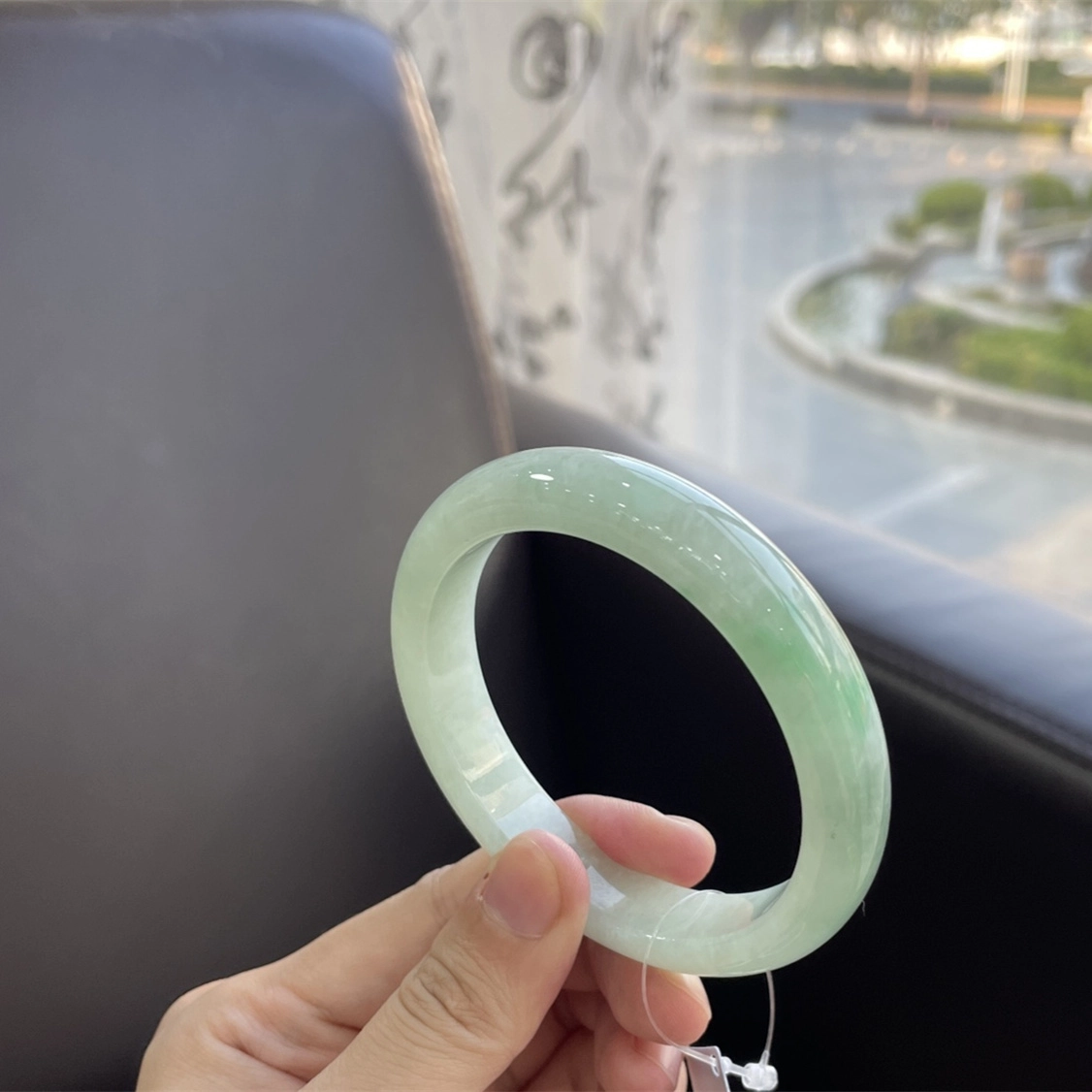 翠亨祥 优雅大气果绿飘阳花 糯种 翡翠手镯 女款