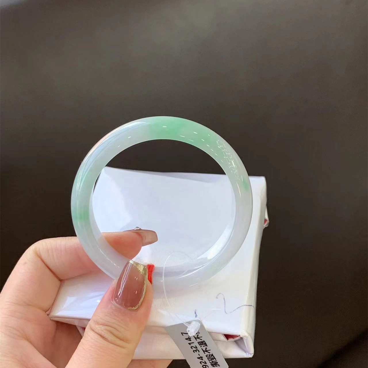 翠亨祥 新中式 国潮国风 温润款正圈 白底青 糯种 翡翠手镯 女