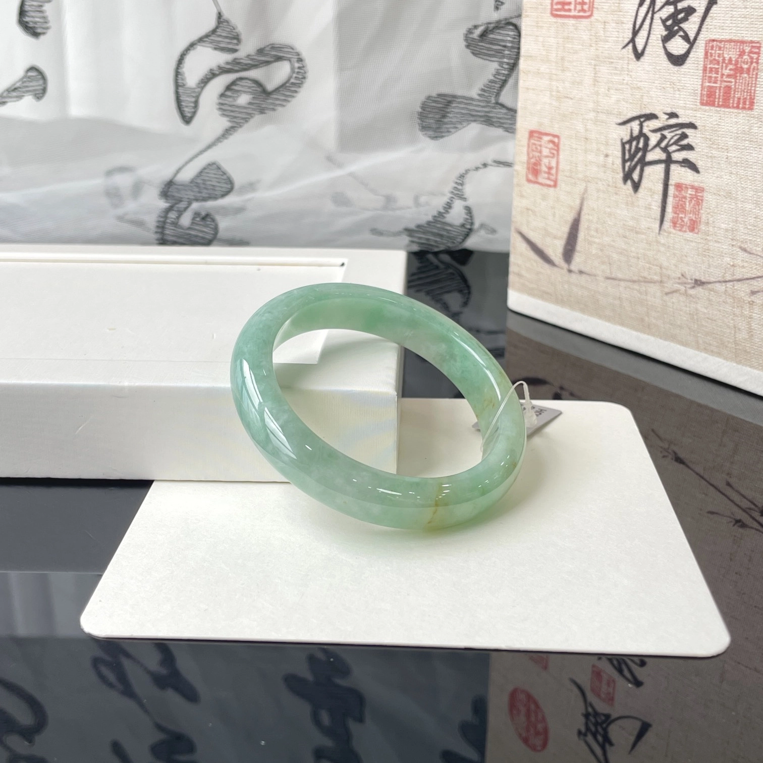 翠亨祥 细糯满圈果绿带洒金优雅大气 糯种 翡翠手镯 女款