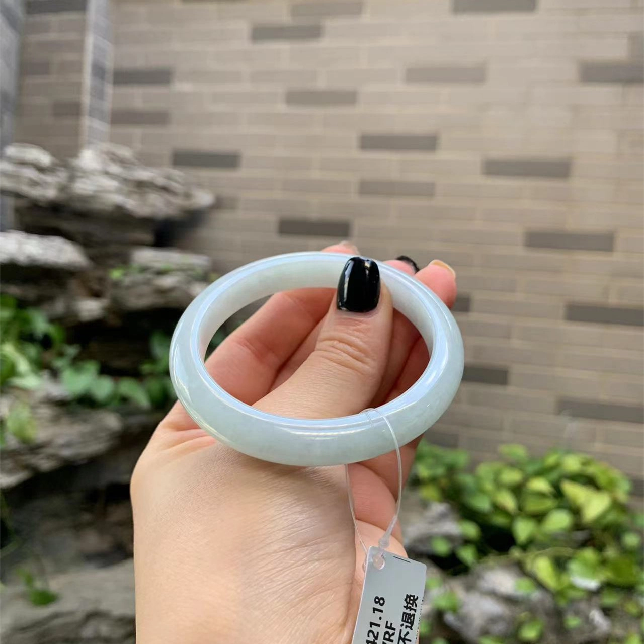翠亨祥 新中式 优雅气质款正圈 细晴绿底 糯种 翡翠手镯 女款