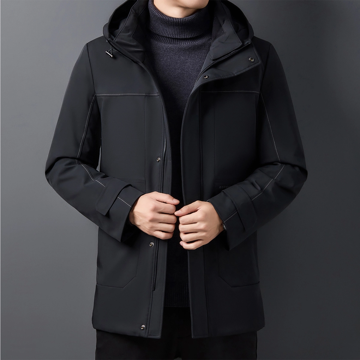爱登堡 拉链连帽拼接剪裁中长款羽绒服 男款 黑色