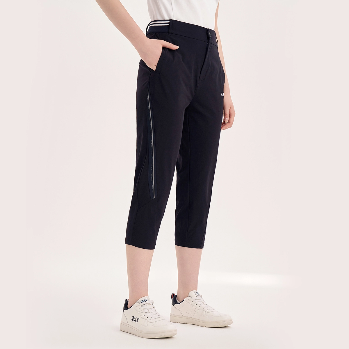 Elle Active