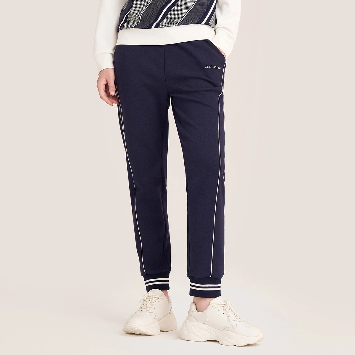 Elle Active