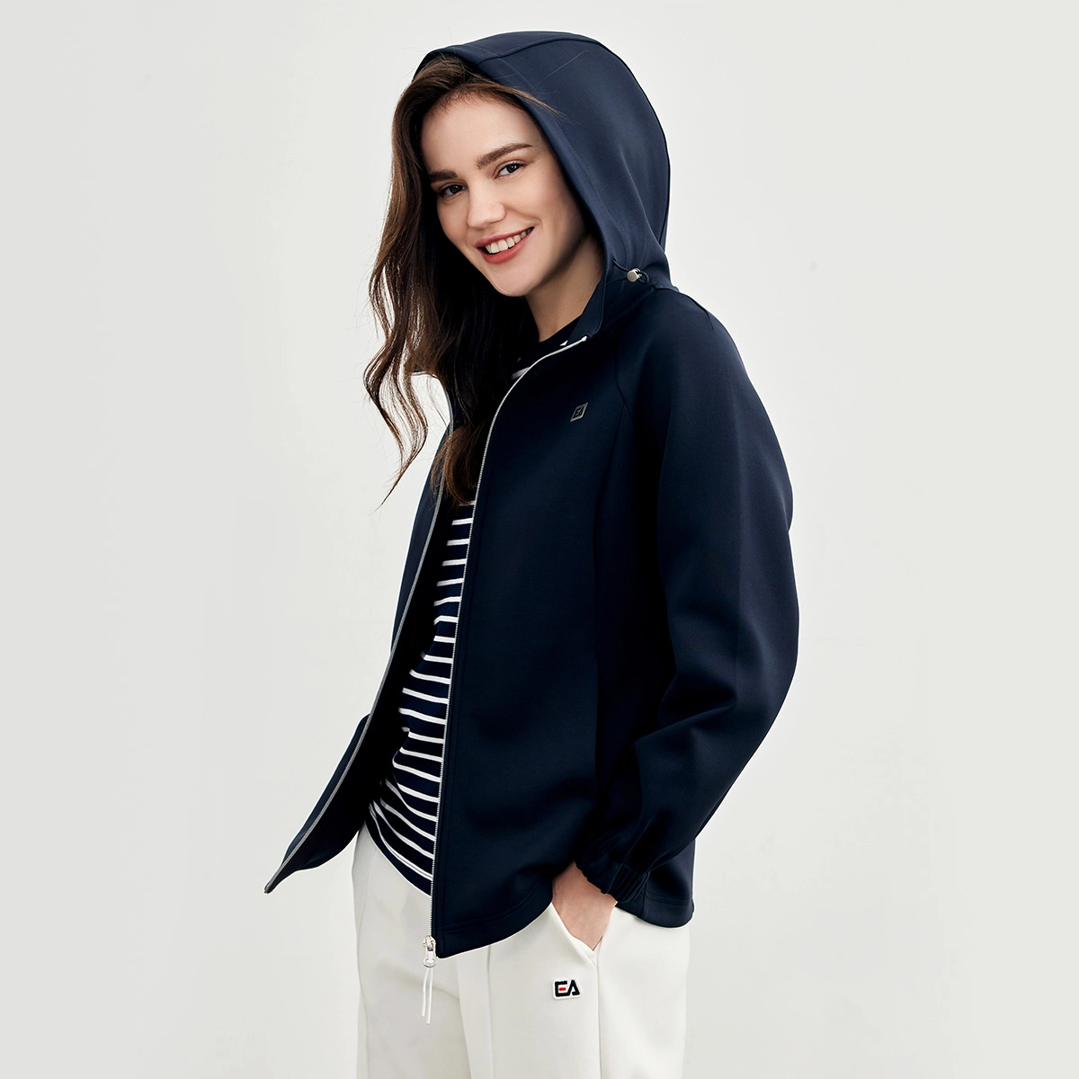 Elle Active