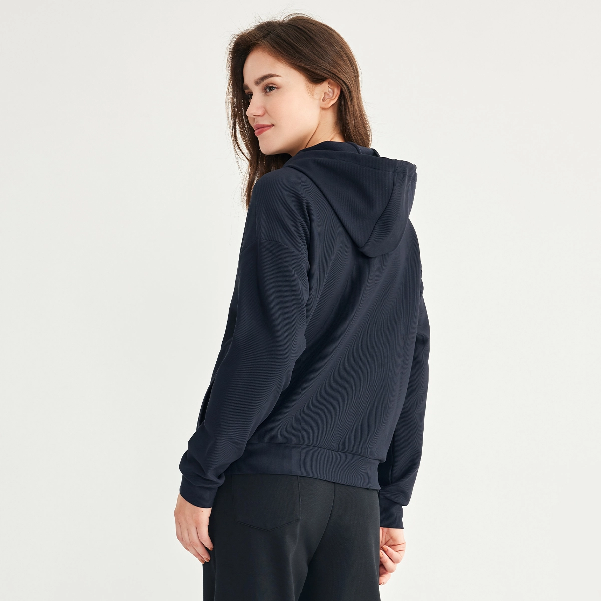 Elle Active
