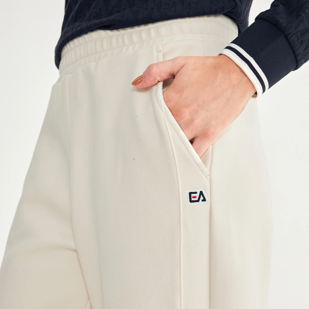 Elle Active