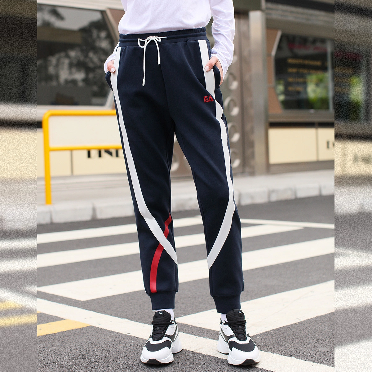 Elle Active