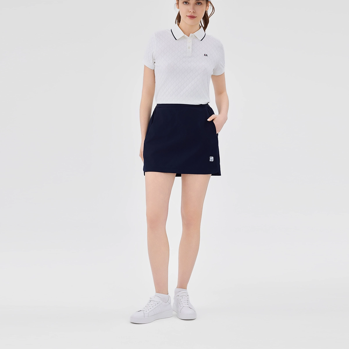 Elle Active A