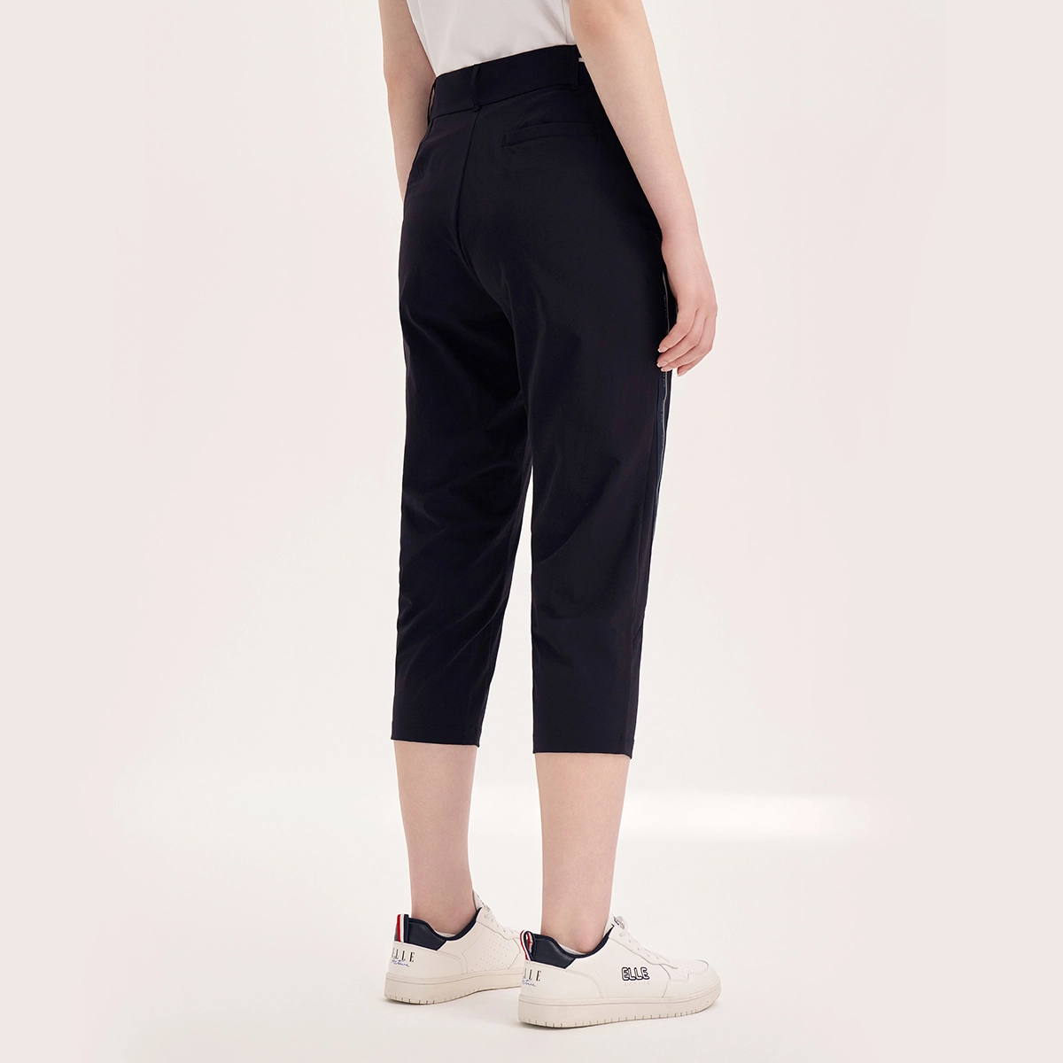 Elle Active