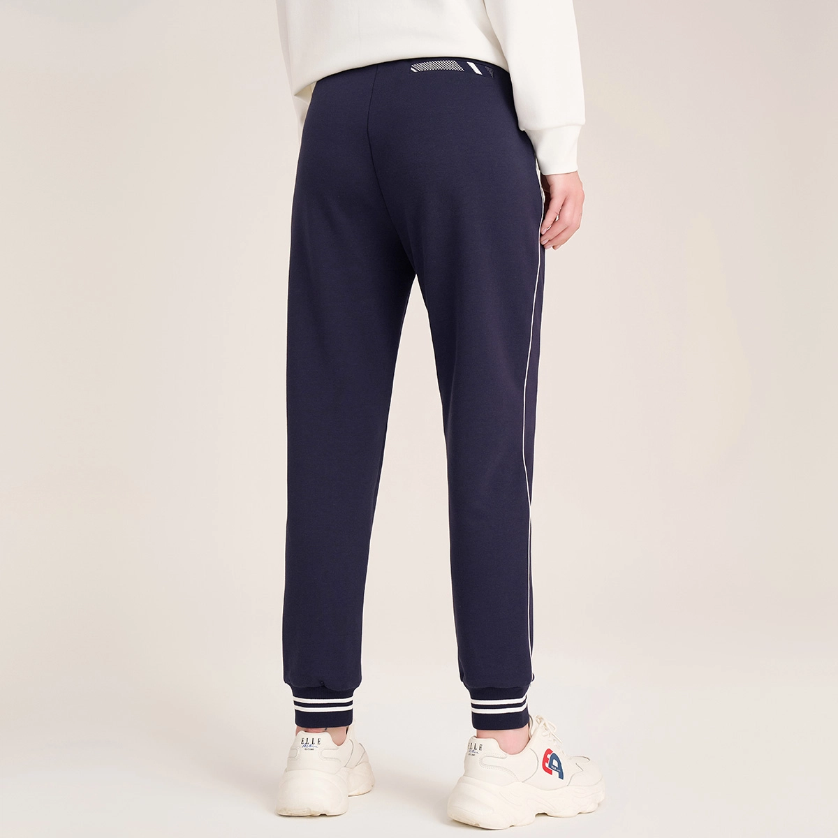 Elle Active