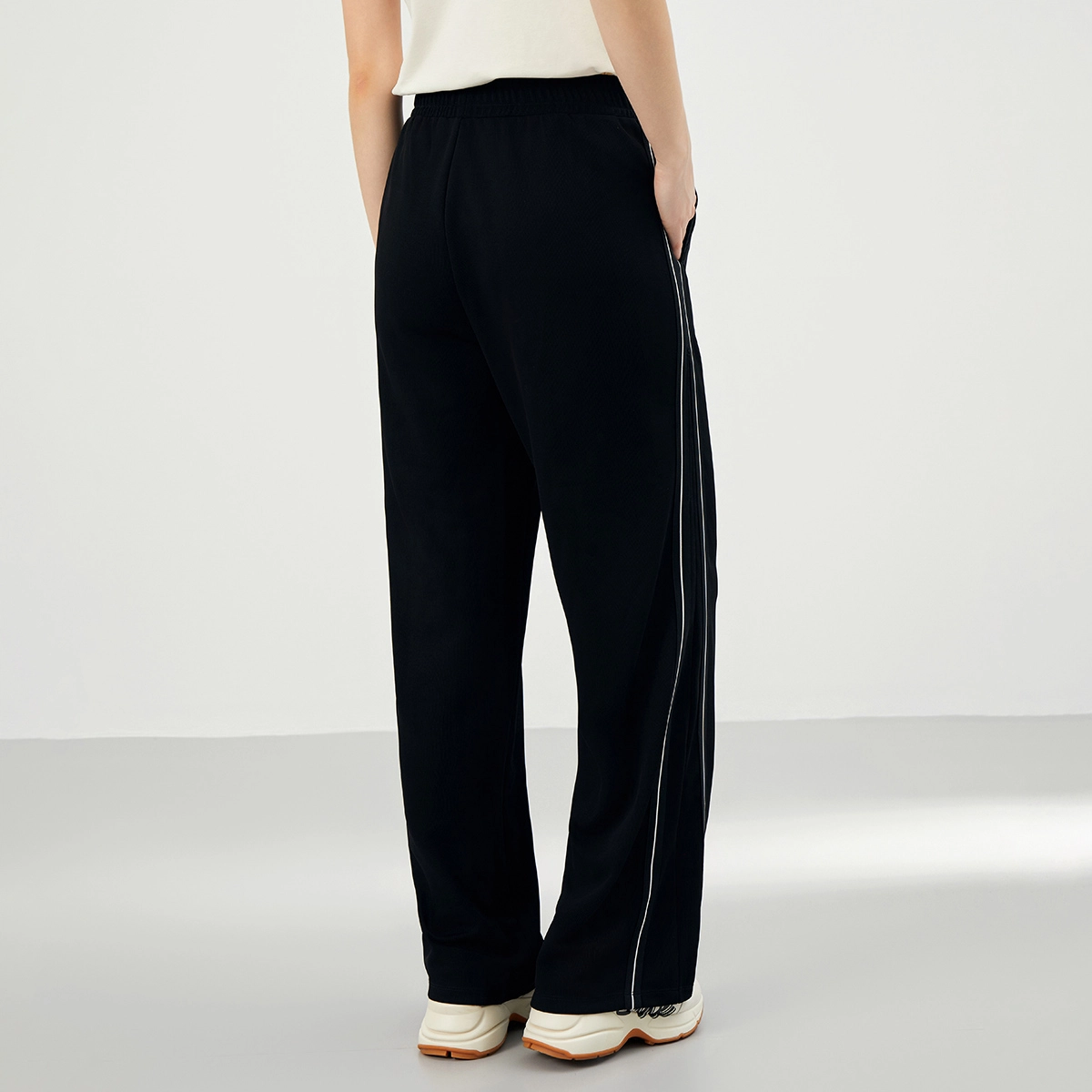 Elle Active