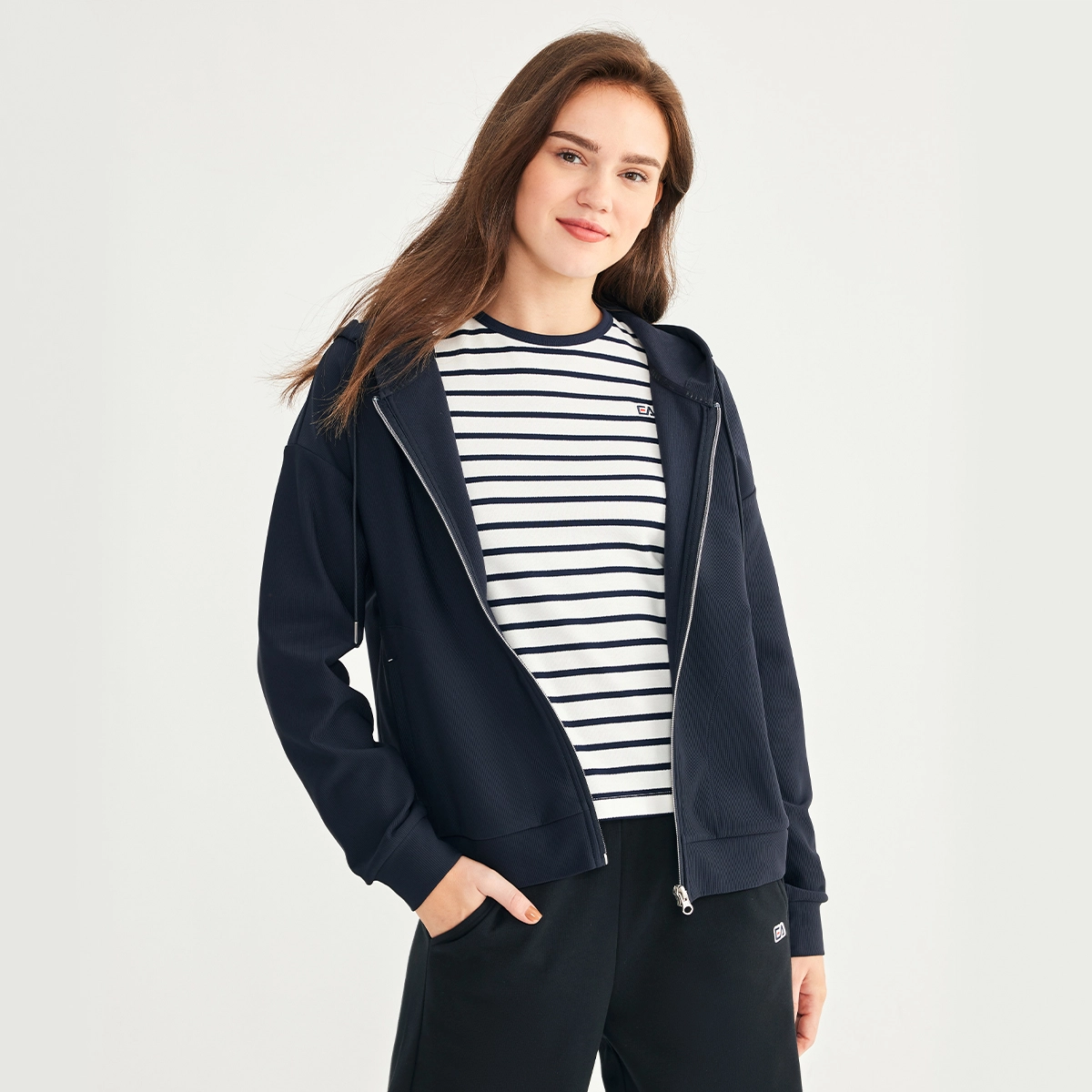 Elle Active