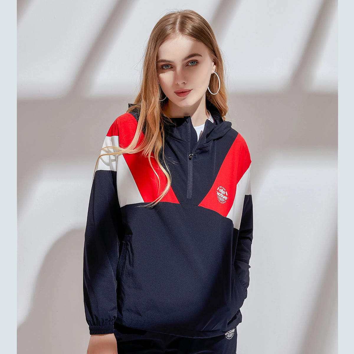 Elle Active