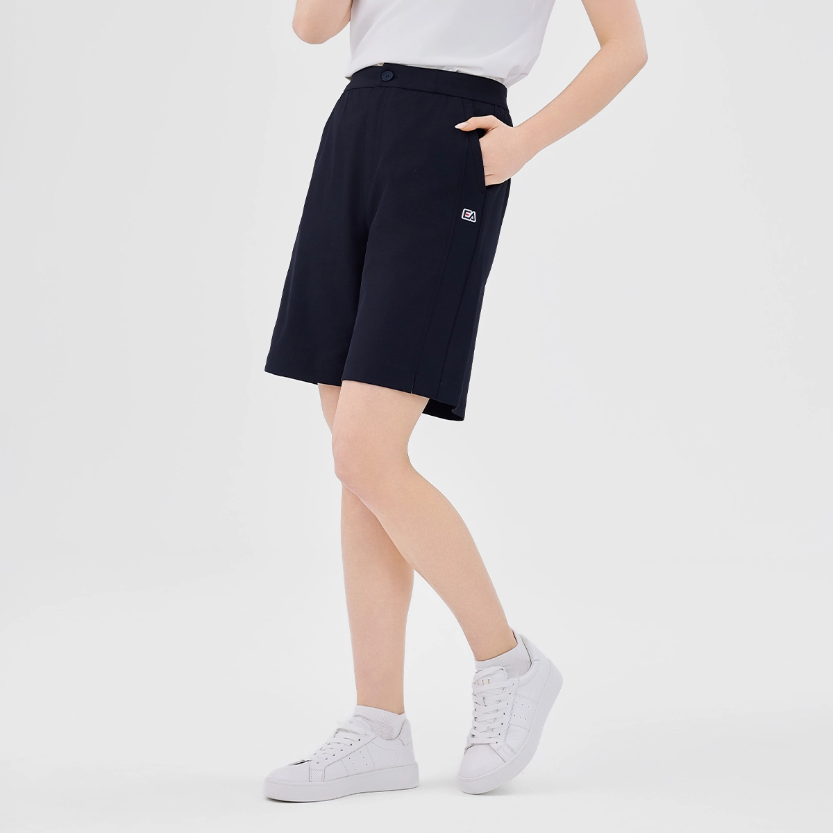 Elle Active A