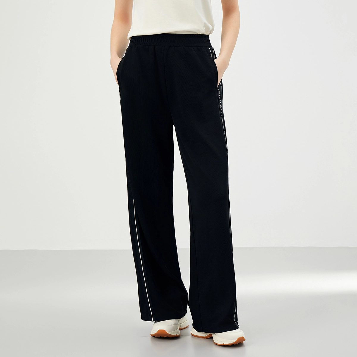 Elle Active