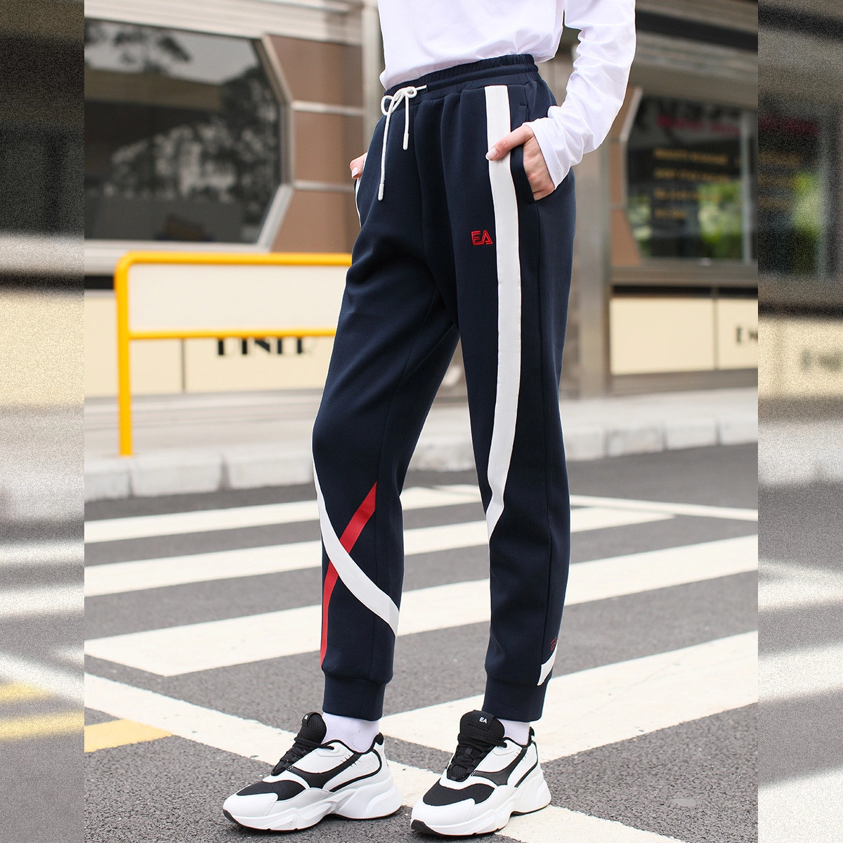 Elle Active