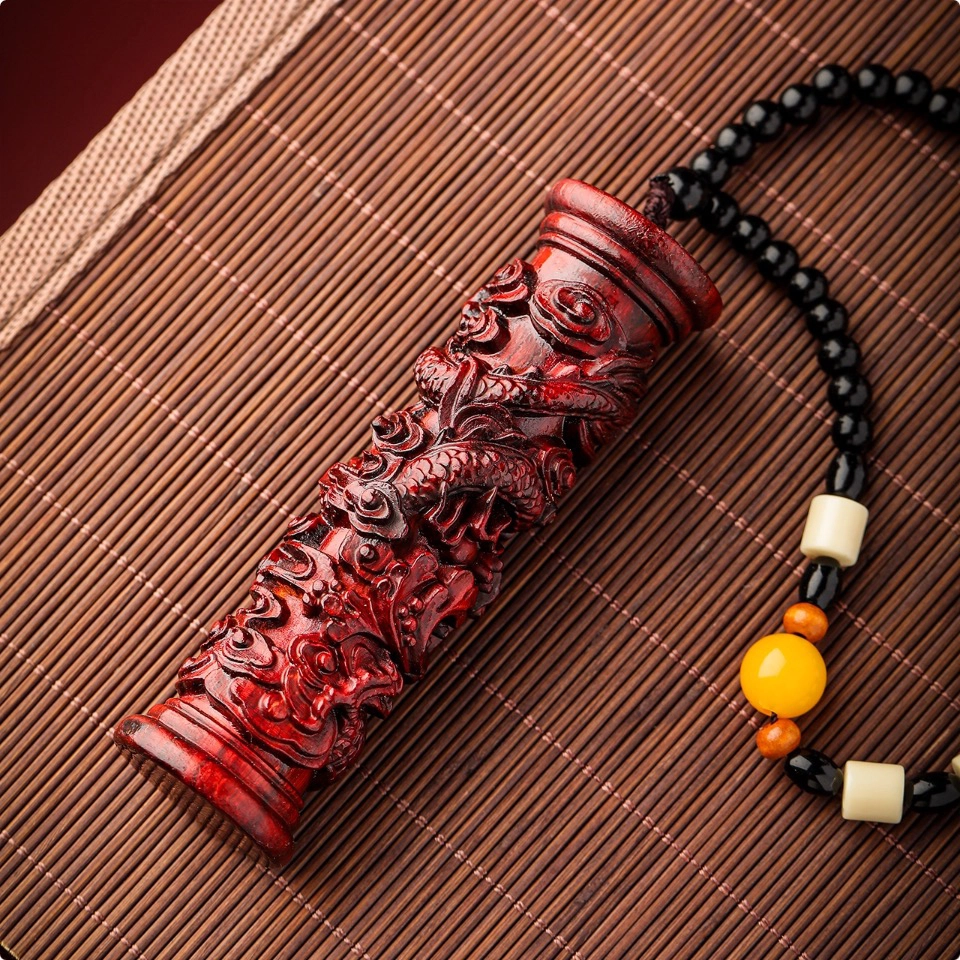 宝臻荟 新中式 霸气 祥云龙柱 可盘玩车载车挂 时尚高级感 小众设计 气质 木作 把件 男女同款情侣款 血檀