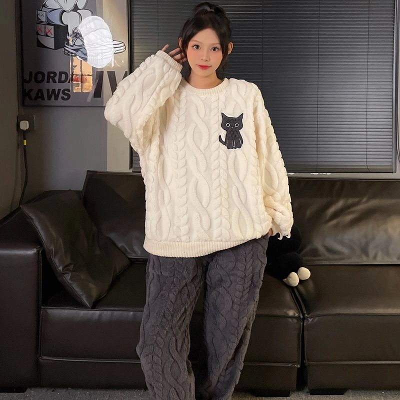 俏霓桐 可爱保暖蓄温加绒柔软长袖圆领睡衣套装 女款 图片色